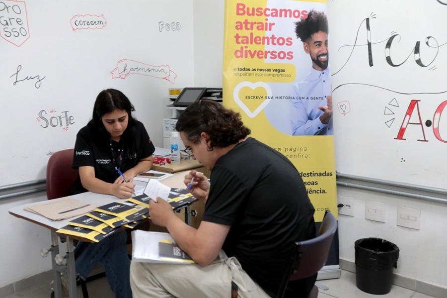 CONTRATA SP PARA PESSOAS COM DEFICIÊNCIA OFERECE MAIS DE 200 VAGAS EM SÃO PAULO