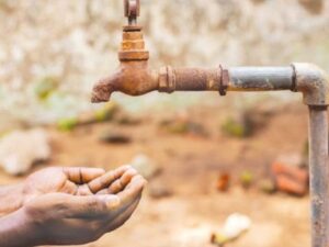 Entre o homem na Lua e a sede na Terra: o consumo consciente de água como desafio urgente da humanidade