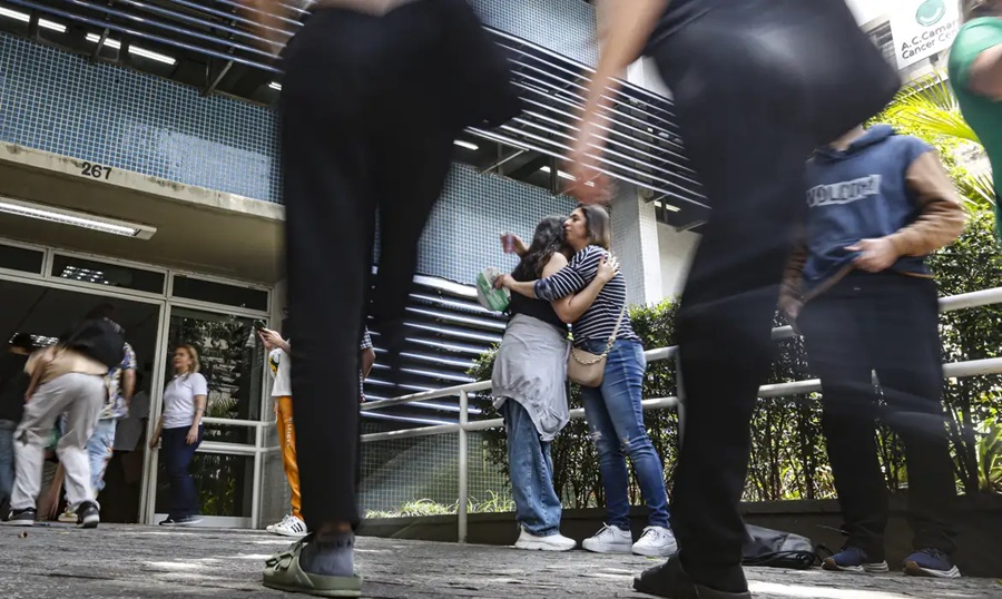 Enem 2025: saiba o que é permitido levar no primeiro dia de provas