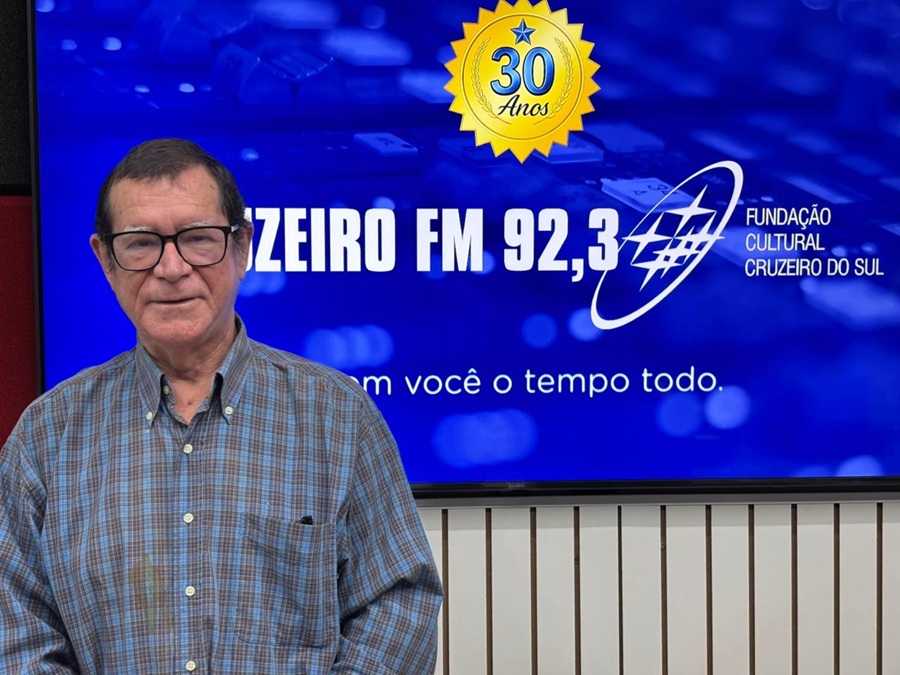 Professor Alvarenga dá dicas sobre norma-padrão da língua portuguesa, argumentação consistente e capacidade de propor soluções viáveis para problemas sociais