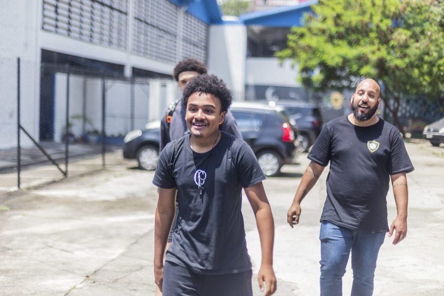 O estudante Ricardo da Conceição Macedo saiu feliz do primeiro dia: “acertei o tema da redação” Foto: Governo de SP