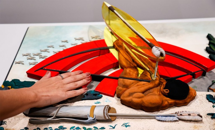 Arqueiro digital em alto-relevo, de Baniwa – Foto: Cecília Bastos/USP Imagens