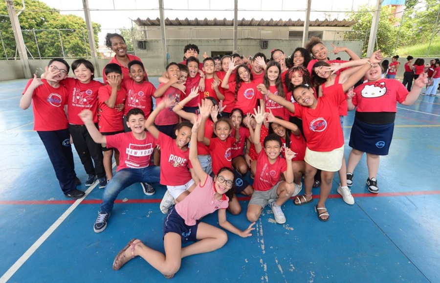 Férias na rede estadual começam nesta sexta (12) e escolas abrem as portas para almoço em janeiro
