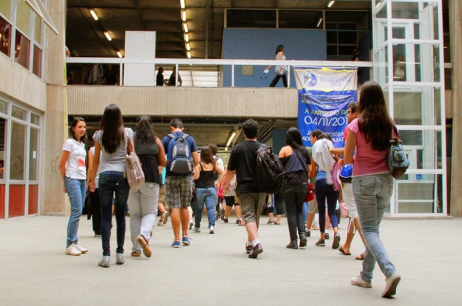 Fuvest divulga lista de convocados para a 2ª fase do vestibular e locais de provas