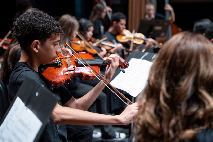 Matrículas para 120 mil vagas gratuitas de aulas de música do programa GURI começam no dia 9
