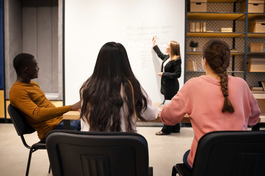 Portal Trampolim oferece mais de 800 vagas para cursos gratuitos em 43 municípios no estado de SP
