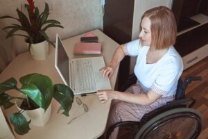 Portal Trampolim prorroga oferta de cursos profissionalizantes gratuitos e remotos para público 60+