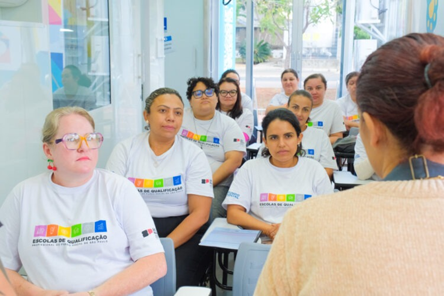 O Caminho da Capacitação, programa do Governo de São Paulo voltado à formação profissional gratuita, está com inscrições abertas para novas turmas. Inédita na região de Franca, a iniciativa atenderá 14 municípios entre os dias 2 e 13 de fevereiro, com foco na geração de renda e na ampliação do acesso ao mercado de trabalho.

Nesta etapa, a ação contempla os municípios de Aramina, Buritizal, Cristais Paulista, Franca, Igarapava, Itirapuã, Ituverava, Jeriquara, Patrocínio Paulista, Pedregulho, Restinga, Ribeirão Corrente, Rifaina e São José da Bela Vista, ampliando o alcance da qualificação profissional no interior paulista.

As formações serão realizadas em unidades móveis totalmente equipadas, que funcionam como salas de aula itinerantes. Os cursos, com certificação ao final, abrangem áreas como gastronomia, beleza e bem-estar, moda, tecnologia, mecânica e cuidados com pets, conforme a programação de cada município, contribuindo para fortalecer o currículo e ampliar as oportunidades de inserção no mercado de trabalho.