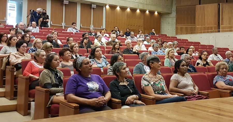 USP oferece mais de 6,5 mil vagas em cursos gratuitos para público 60+ no 1º semestre
