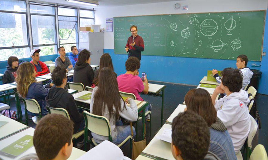 USP promove curso gratuito de astronomia para professores do ensino médio