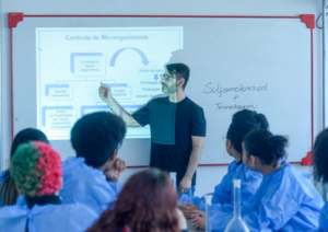 Unesp oferece cursos gratuitos de especialização para profissionais da saúde e da educação