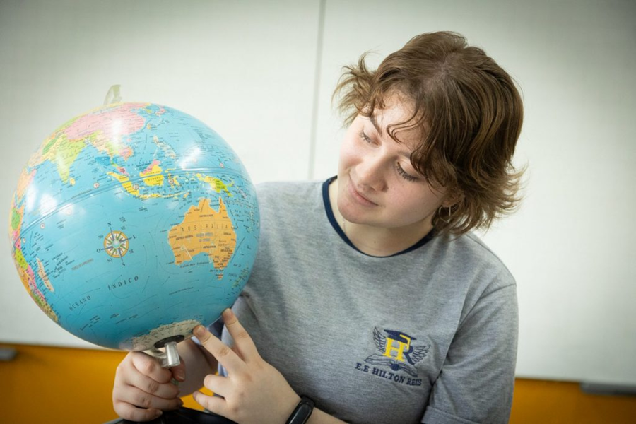 Educação de SP lança novo curso de inglês para 70 mil alunos concorrerem às vagas do Prontos pro Mundo