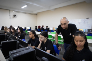 Educação de SP seleciona 10 mil estagiários para a rede estadual