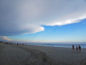Praias paulistas seguem com boa balneabilidade, mas número de trechos impróprios sobe para 33; veja a lista atualizada