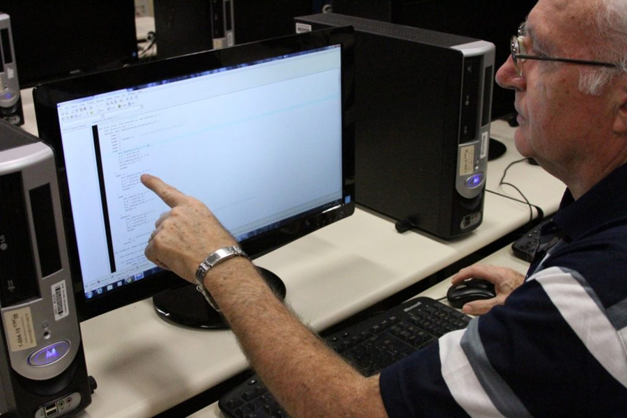 USP oferece curso de extensão sobre economia, cultura e poder na internet
