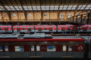 Estações da Luz e Palmeiras-Barra Funda da CPTM recebem cadastramento de vagas de estágio e aprendizagem