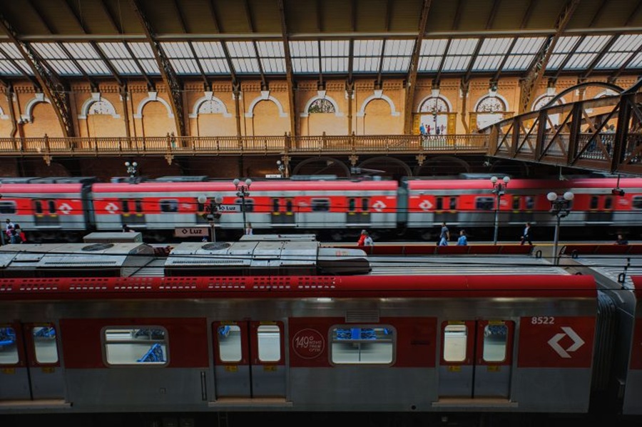 Estações da Luz e Palmeiras-Barra Funda da CPTM recebem cadastramento de vagas de estágio e aprendizagem