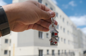 Feirão Casa Paulista oferece quase R$ 3 milhões em subsídios para compra do primeiro imóvel em diferentes municípios do Estado