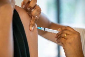 São Paulo inicia campanha de vacinação contra a gripe neste sábado (28)