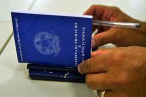 Novos prazos para licença-paternidade valem a partir de 2027; entenda