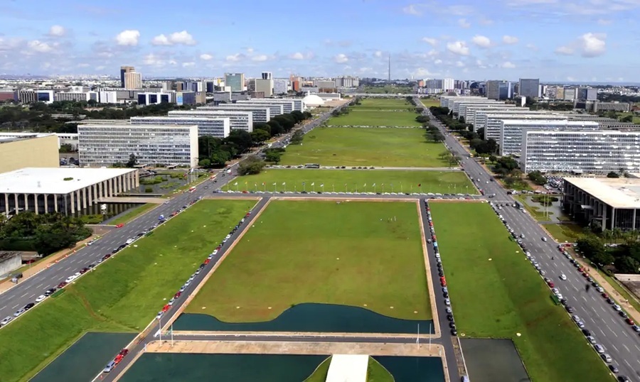 Governo federal vai chamar mais 7 mil servidores em 2026, diz ministra