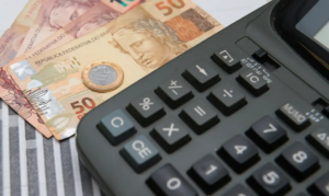 Entenda o novo 'Desenrola' com uso do FGTS, que começa a valer nesta terça-feira (5)