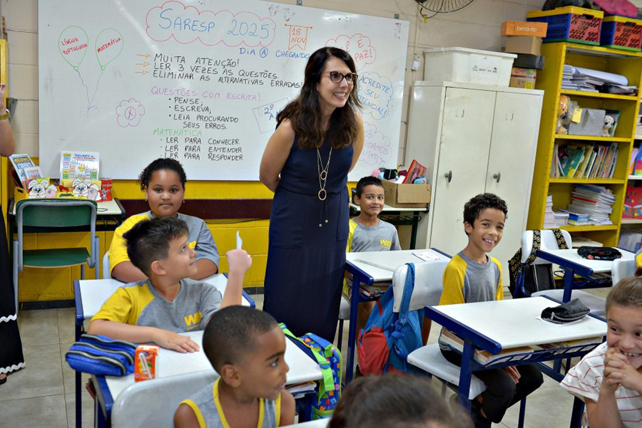 Governo de São Paulo abre cadastro para profissionais interessados em dar aula na rede estadual