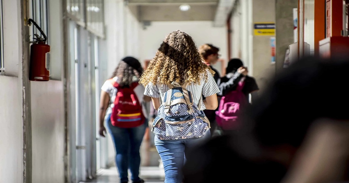 Mais de 54 mil estudantes são convocados para provas do intercâmbio internacional da rede estadual de SP