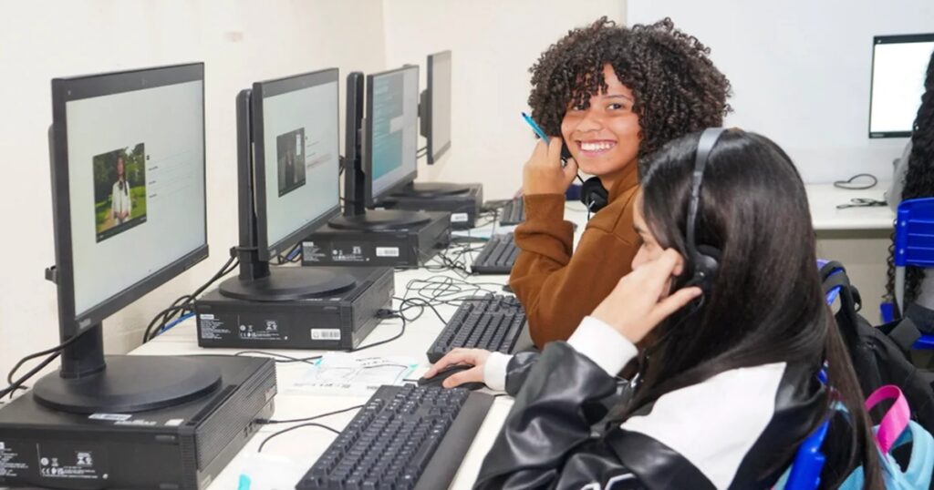 Qualifica SP abre 1.095 vagas em cursos profissionalizantes gratuitos presenciais e online; inscrições vão até 9 de agosto