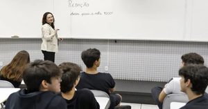 Enem 2026: cartilha traz dicas para redação e critérios de correção