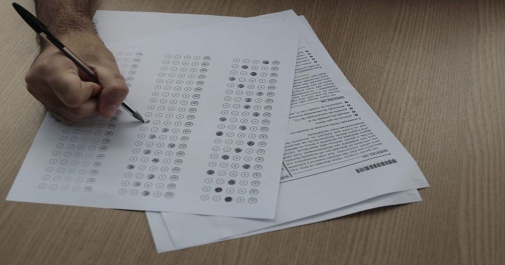 Enem 2026: inscritos automaticamente têm até dia 18 para escolher idioma