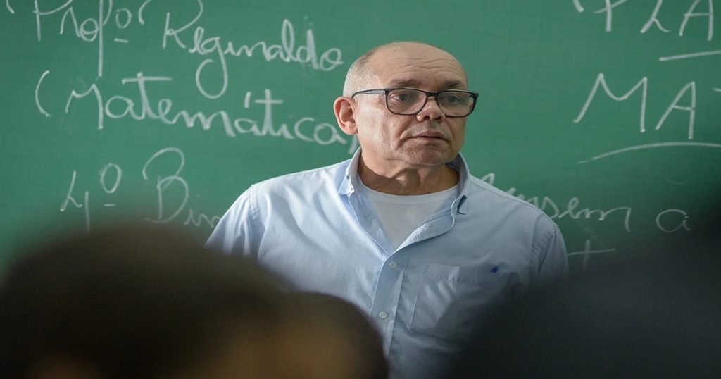 Professor Reginaldo, que leciona na EE Raul Pilla. Foto: Marco Ankosqui/EducaçãoSP